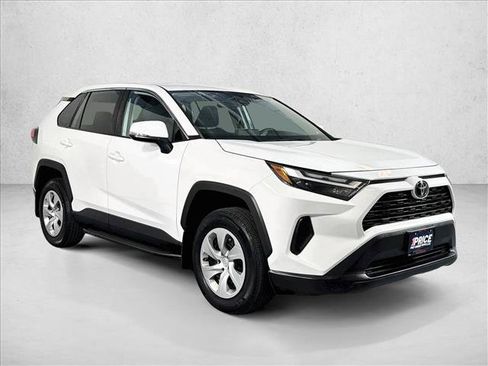 Used 2023 Toyota RAV4 LE FWD image 3