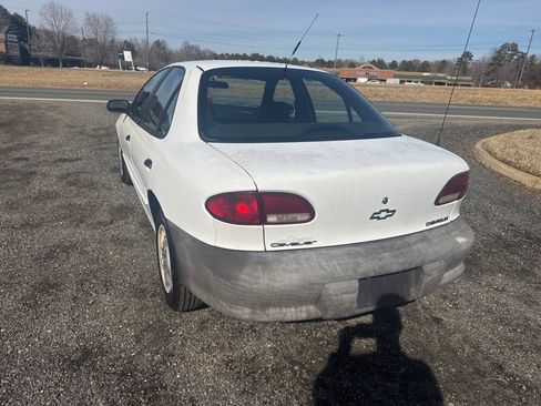 Used 1998 Chevrolet Cavalier Sedan image 7