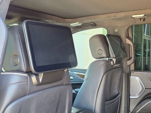 Used 2023 Cadillac Escalade Sport Platinum AWD/4WD image 14