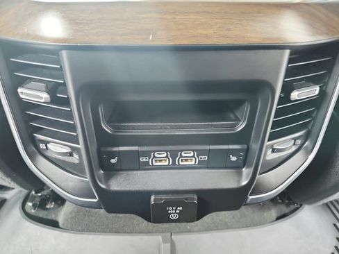 Used 2021 RAM 1500 Laramie AWD/4WD image 38