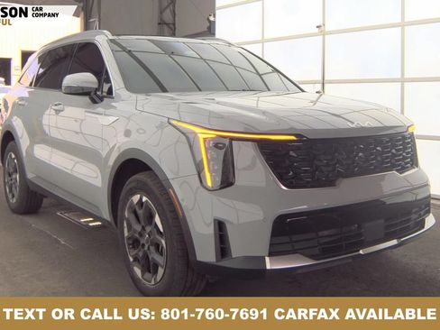 Used 2024 Kia Sorento S w/ Panoramic Sunroof Package AWD/4WD image 2