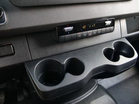 Used 2024 Mercedes-Benz Sprinter 2500 image 13