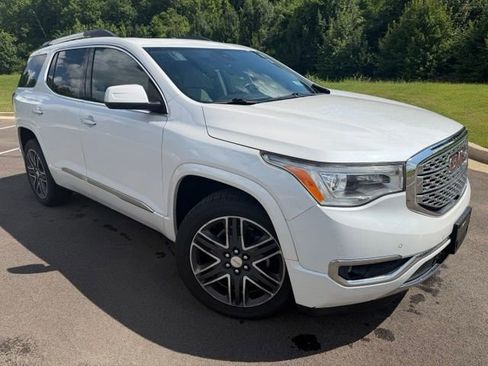 Used 2017 GMC Acadia Denali w/ Technology Package FWD image 2