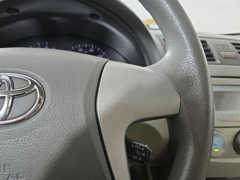 Used 2009 Toyota Camry LE FWD image 16