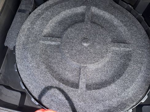 Used 2013 Ford Edge Limited image 24