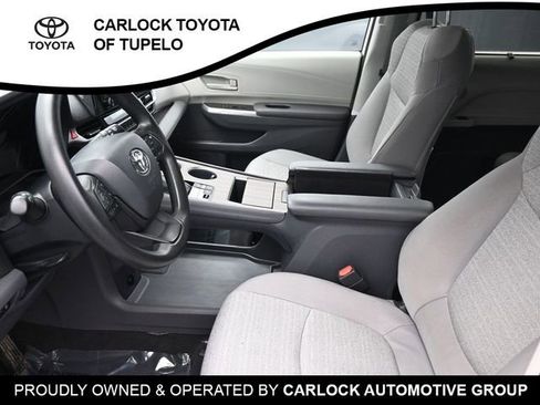 Used 2022 Toyota Sienna LE image 10
