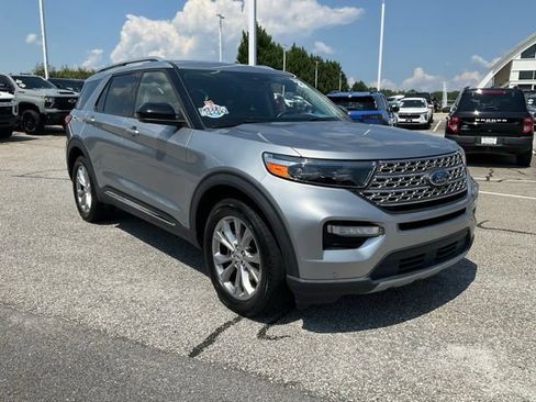 Used 2023 Ford Explorer Limited AWD/4WD image 3