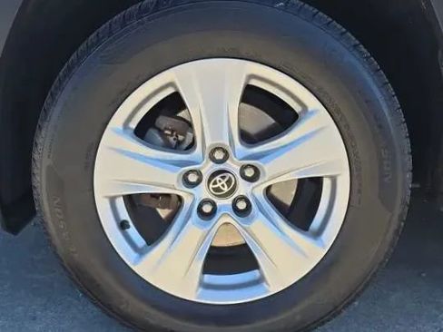 Used 2021 Toyota RAV4 XLE image 49