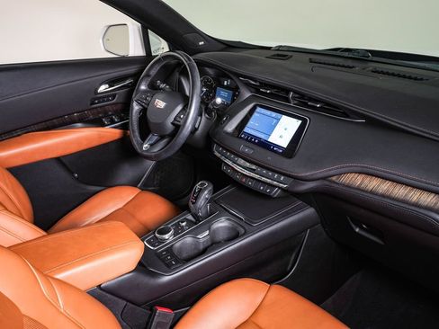 Used 2019 Cadillac XT4 Premium Luxury AWD/4WD image 13