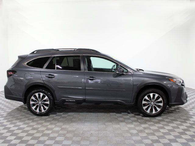 Used 2023 Subaru Outback Limited AWD/4WD image 7