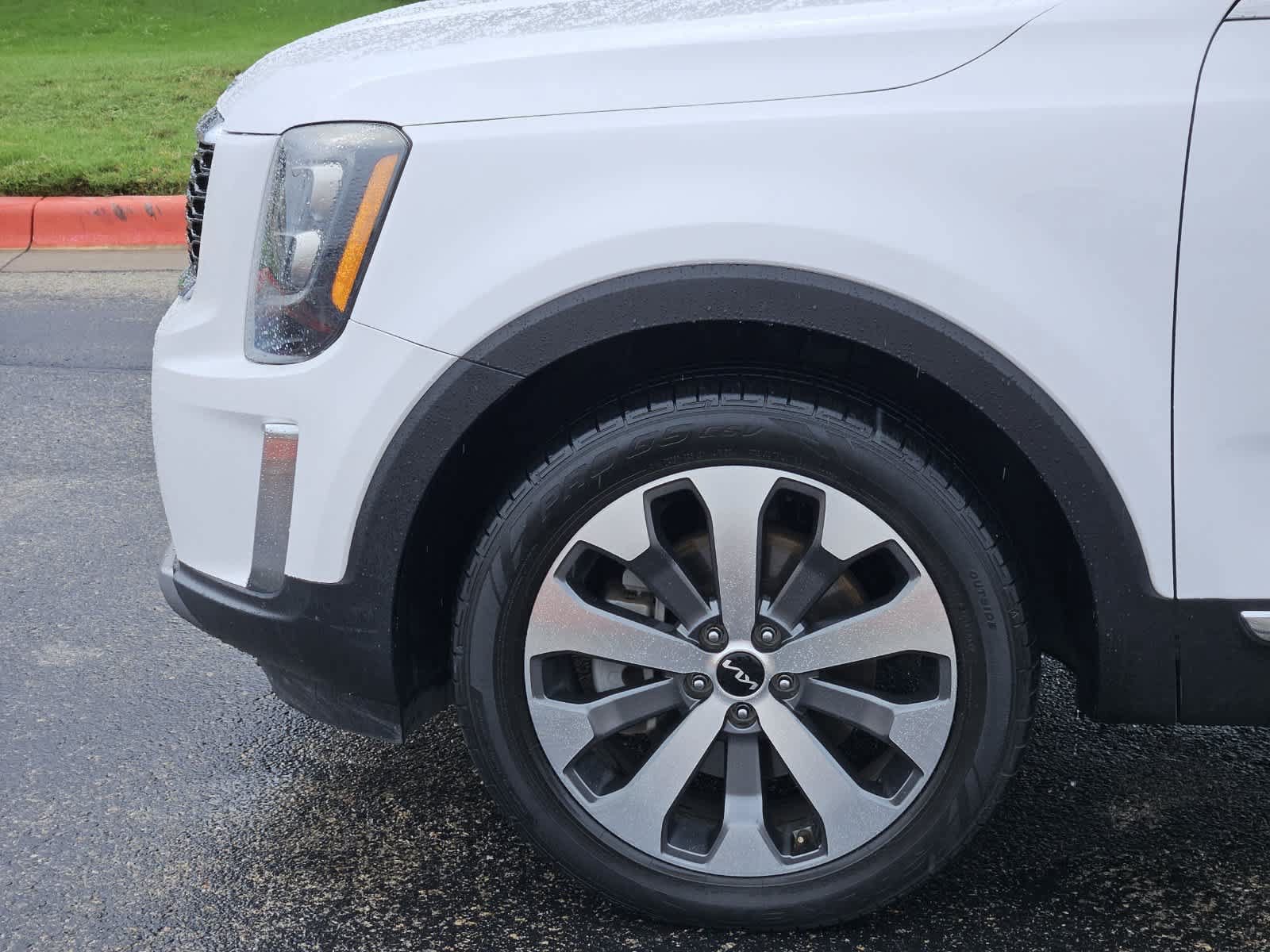Certified 2022 Kia Telluride EX w/ EX Premium Package FWD image 8