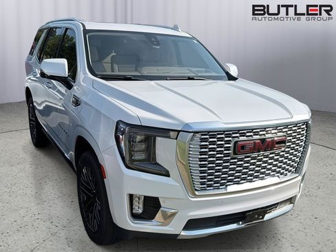 Used 2021 GMC Yukon Denali w/ Denali Premium Package AWD/4WD image 6