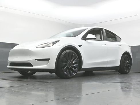 Used 2022 Tesla Model Y Performance AWD/4WD image 49