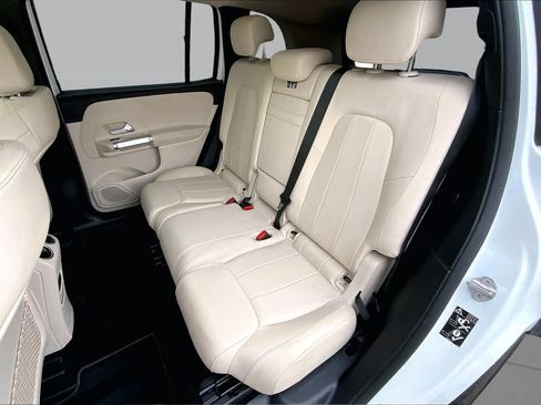 Used 2022 Mercedes-Benz GLB 250 image 19