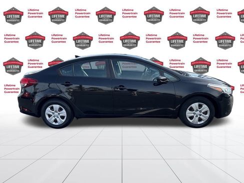 Used 2017 Kia Forte LX image 4