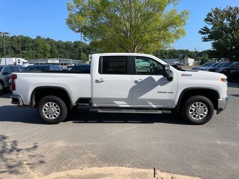 Used 2023 Chevrolet Silverado 2500 LT w/ Convenience Package AWD/4WD image 8