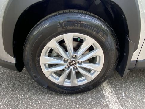 Certified 2023 Toyota Corolla Cross LE w/ Moonroof Package AWD/4WD image 11