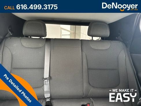 Used 2023 Chevrolet Bolt EUV LT w/ Comfort Package FWD image 16