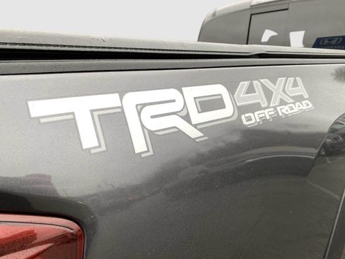 Used 2019 Toyota Tacoma TRD Off-Road image 43