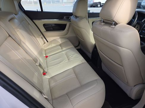 Used 2014 Lincoln MKS w/ Equipment Group 101A image 31