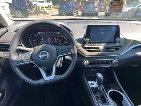 Used 2023 Nissan Altima 2.5 SV AWD/4WD image 26