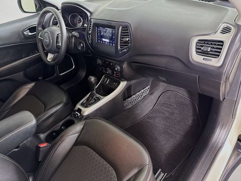 Used 2021 Jeep Compass Latitude FWD image 34