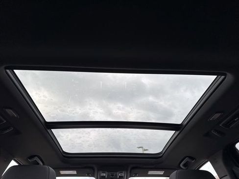 New 2025 Chevrolet Suburban LT w/ Comfort Package image 32