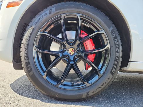 Used 2018 Porsche Macan GTS AWD/4WD image 24