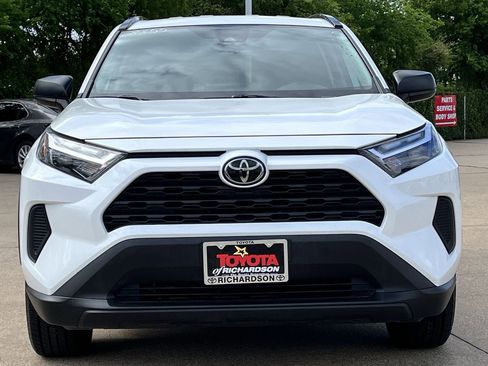 Used 2025 Toyota RAV4 LE AWD/4WD image 7