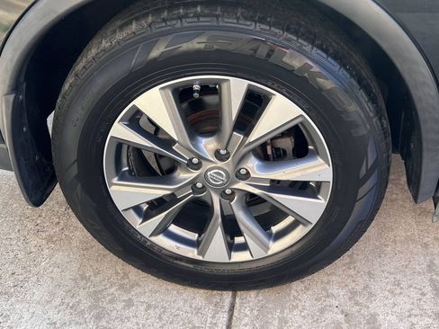 Used 2018 Nissan Murano SV AWD/4WD image 10