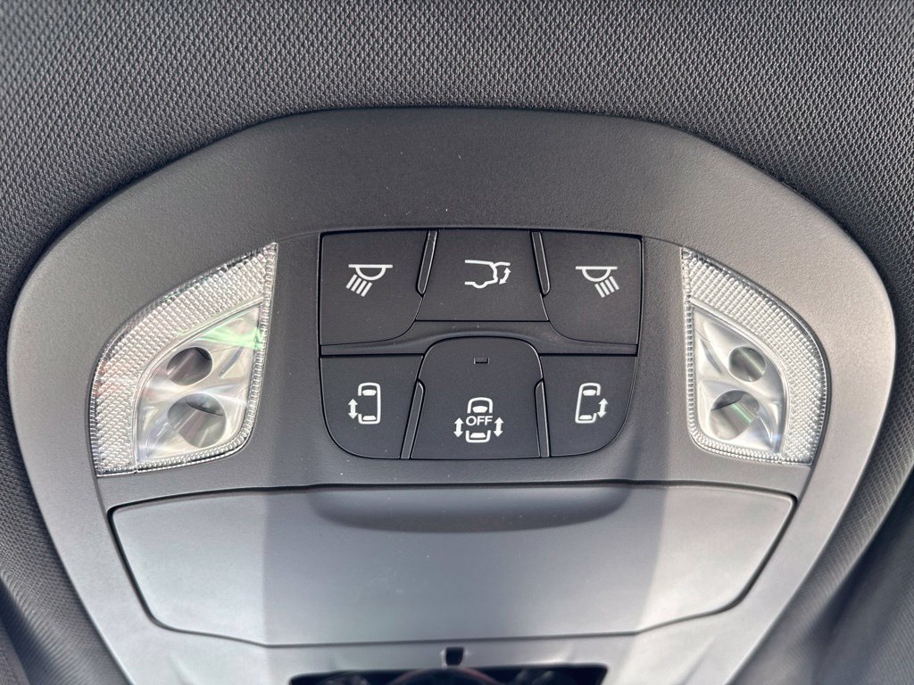 New 2027 Chrysler Pacifica Select FWD image 5