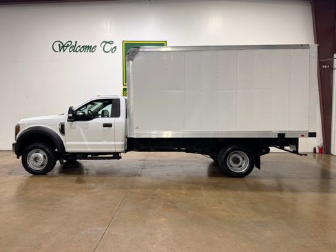 Used 2019 Ford F550 2WD Regular Cab Super Duty image 5