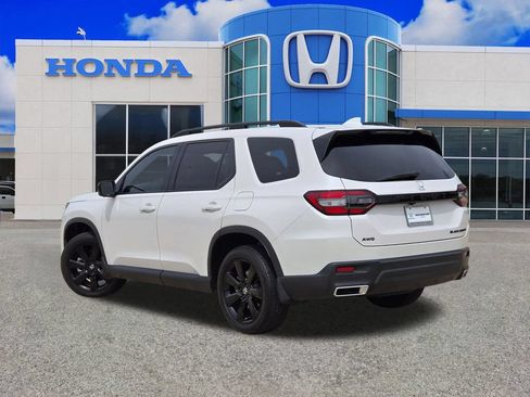 Used 2025 Honda Pilot Black Edition image 5