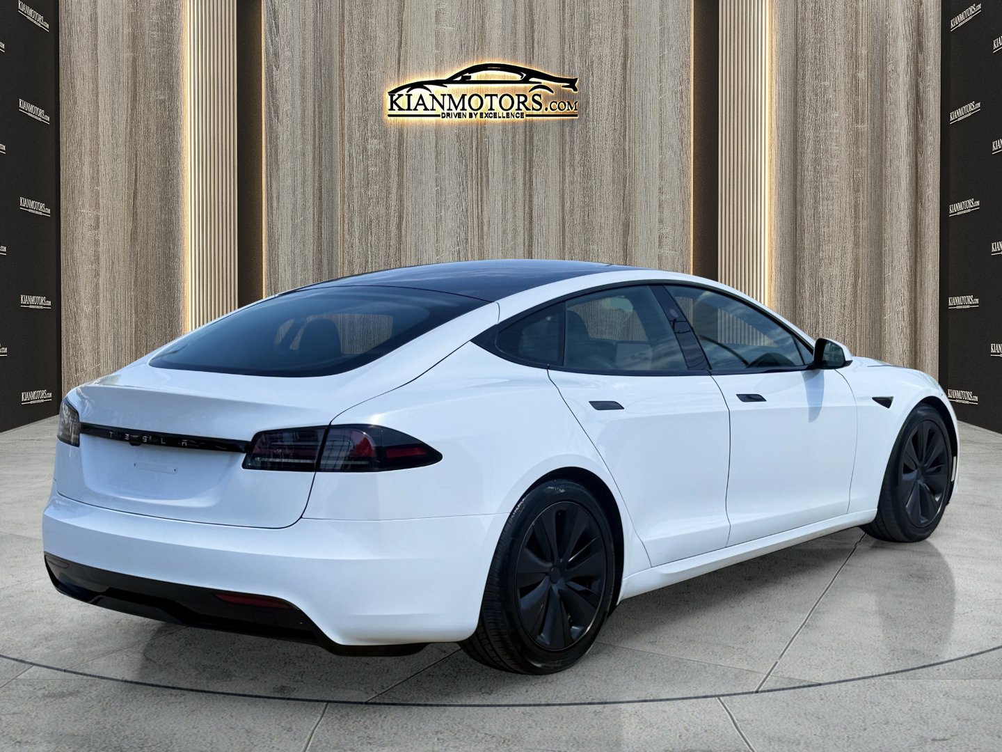 Used 2023 Tesla Model S AWD/4WD image 10