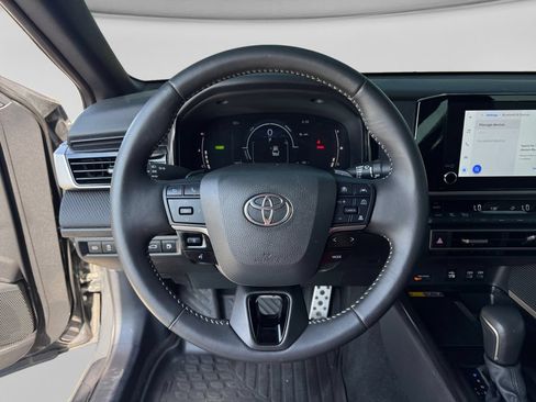 Used 2025 Toyota Camry SE FWD image 19