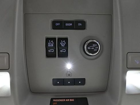 Used 2020 GMC Yukon Denali w/ Denali Ultimate Package AWD/4WD image 39