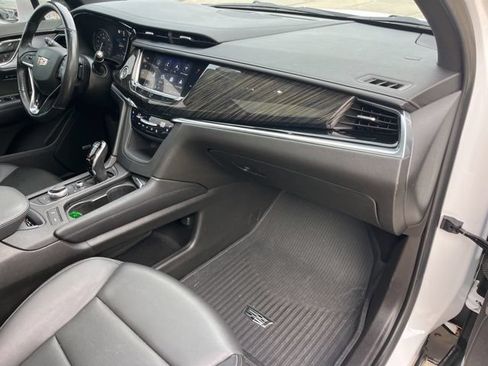 Used 2020 Cadillac XT6 Premium Luxury FWD image 43