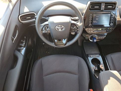 Used 2021 Toyota Prius Prime LE image 12