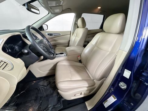 Used 2019 Nissan Pathfinder SL FWD image 21