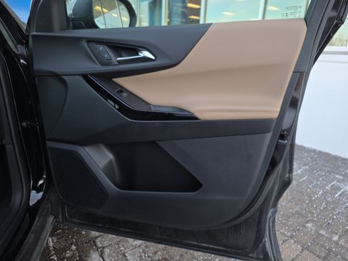 Used 2025 Chevrolet Equinox ACTIV w/ Safety and Technology Package image 30