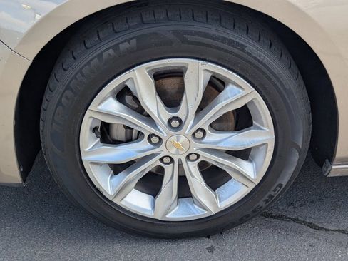 Used 2022 Chevrolet Malibu LT image 12