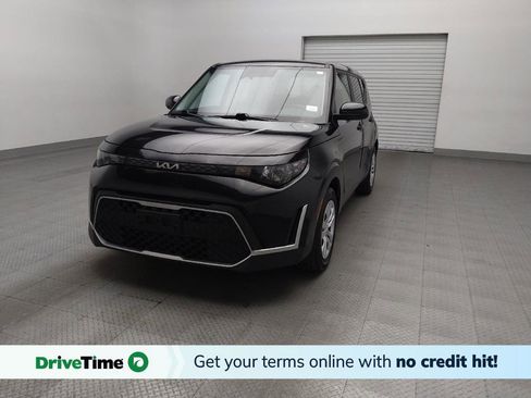 Used 2023 Kia Soul LX image 1