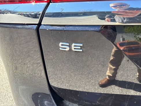 Used 2026 Volkswagen Atlas SE image 14