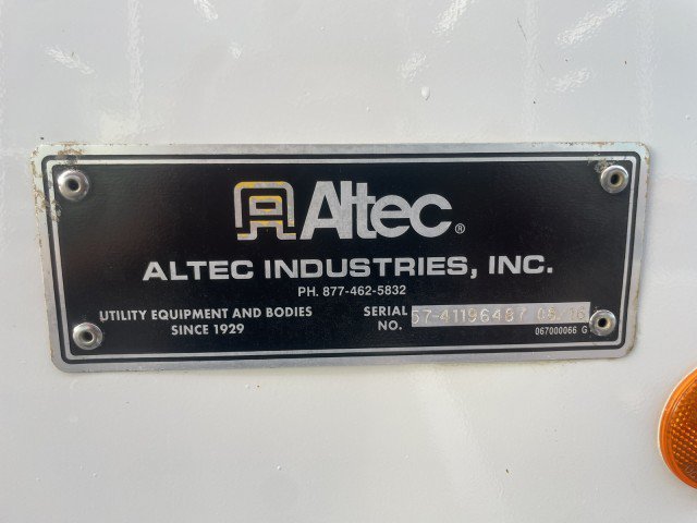 Used 2016 Ford F550 4x4 Regular Cab Super Duty image 24
