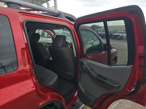 Used 2015 Nissan Xterra S w/ Value Package AWD/4WD image 13