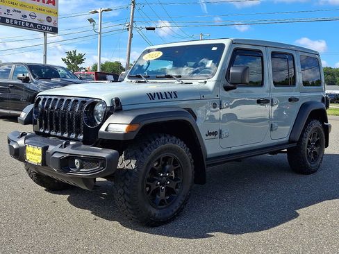 Used 2023 Jeep Wrangler Unlimited Sport AWD/4WD image 3