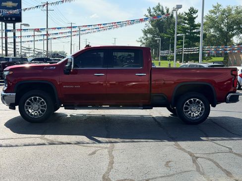 Used 2025 Chevrolet Silverado 2500 LTZ w/ LTZ Convenience Package AWD/4WD image 8