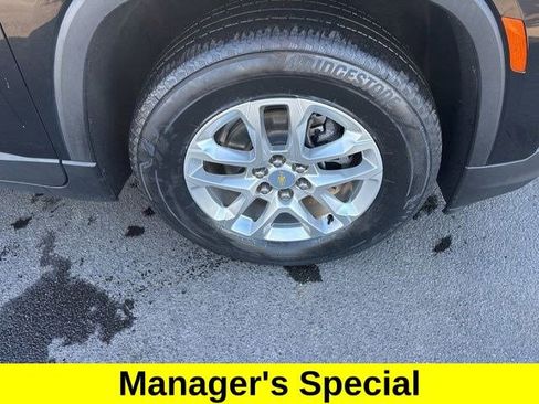 Used 2022 Chevrolet Traverse LS image 43