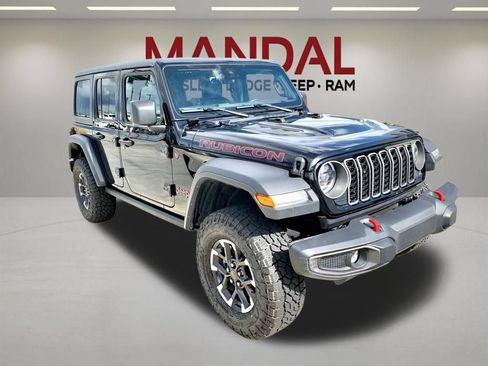 Used 2025 Jeep Wrangler Unlimited Rubicon AWD/4WD image 3