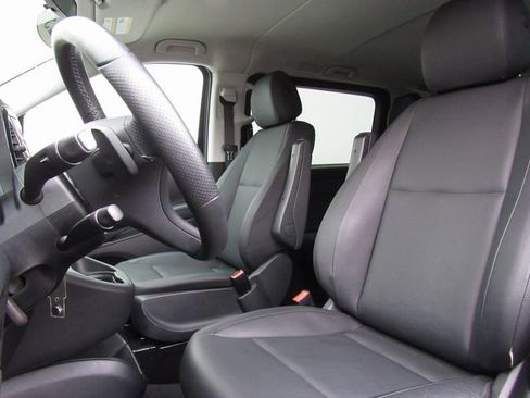 Used 2023 Mercedes-Benz Metris Passenger image 10